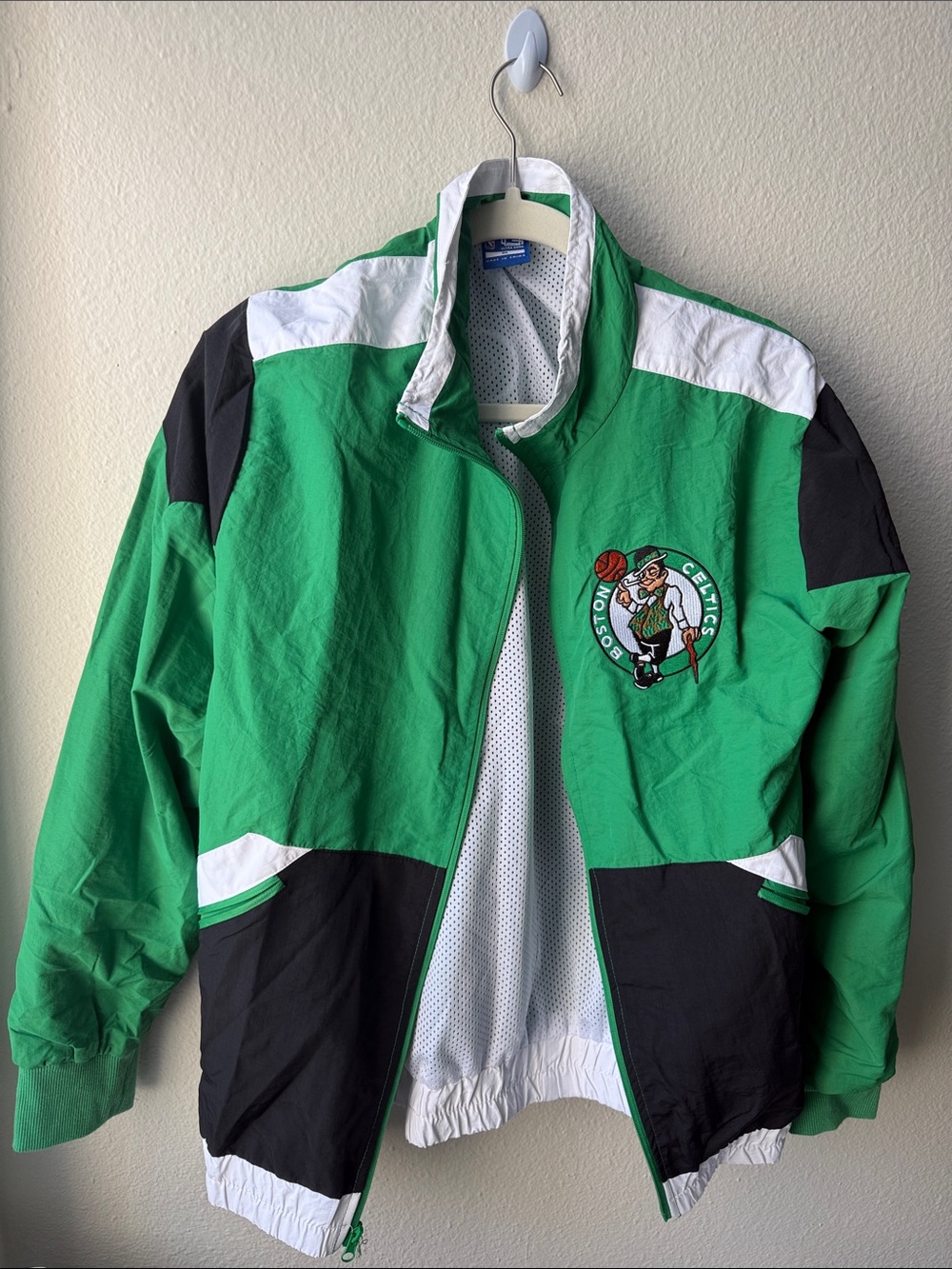 Boston Celtics Ultra Game Full Zip Windbreaker Jacket NWT Medium NBA Green